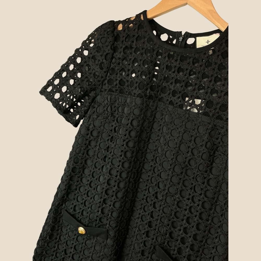 Tuckernuck Black Eyelet Lace Shift Dress Gold Button Pocket Short Sleeve Small - Picture 3 of 9